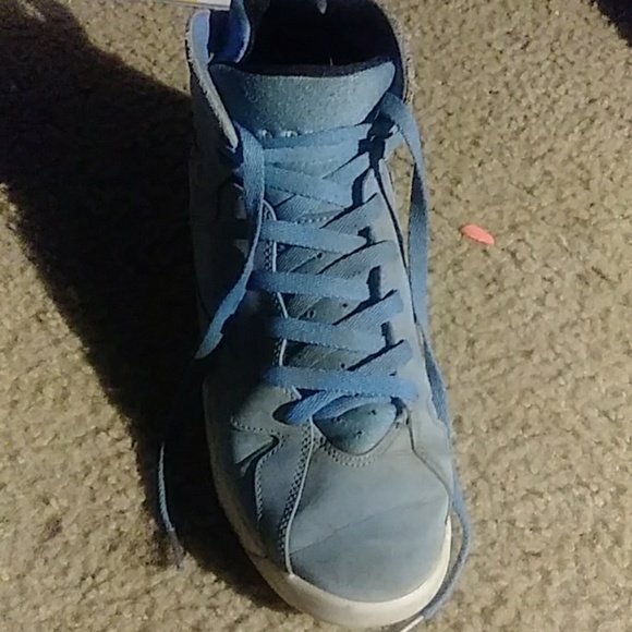 Shoes - Picture 2 of 4